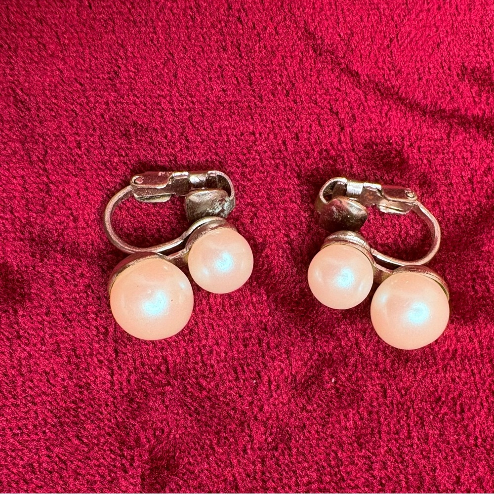 Vintage 1950’s Double Pearl Clip On Earrings